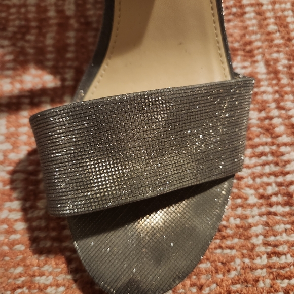 Heals - Picture 3 of 3